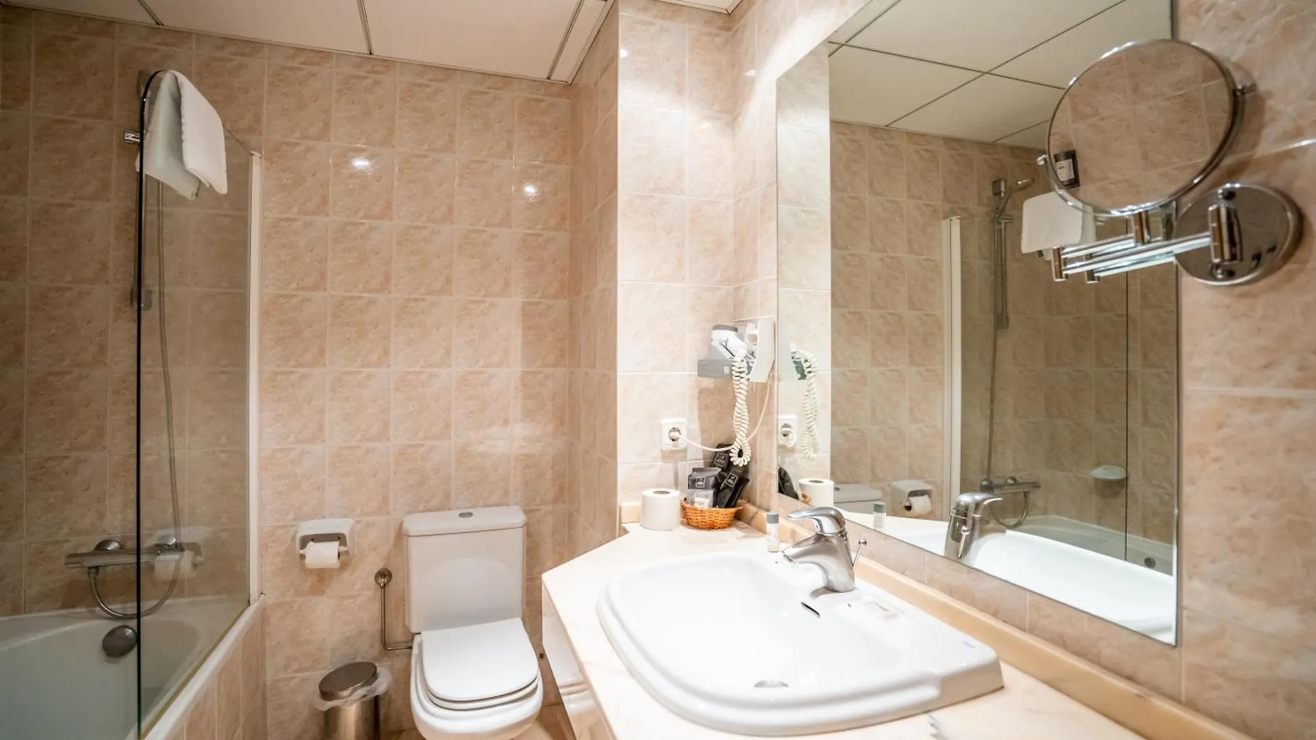 Abba Ordino Babot Hotel